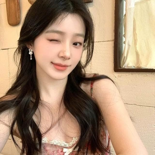 耳環法式白色花朵锆石流蘇耳釘小眾設計輕奢高級感氣質耳飾女不過敏看不膩超閃耳環耳飾飾品不褪色百搭禮物輕盈精緻輕奢高級韓國