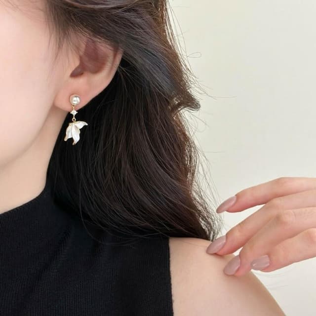 耳環 珍珠魚尾小流蘇耳環耳墜女秋冬新款輕奢高級感耳飾 不過敏看不膩超閃耳環耳飾飾品不褪色百搭禮物輕盈精緻輕奢高級韓國