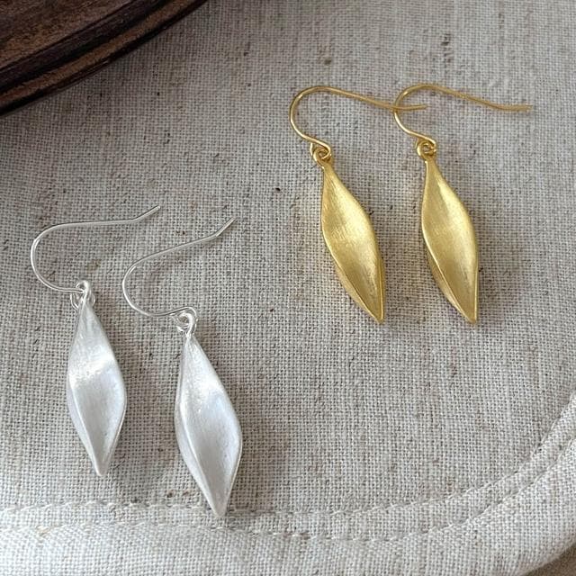 【LEESA】氣質垂墜耳飾\新中式風格\葉子設計\百搭穿搭\葉型耳環\新中式\氣質耳環\穿搭加分\百搭風格