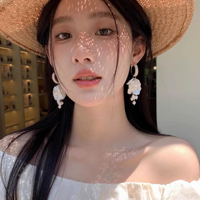 耳環白色花瓣珍珠耳環輕奢高級感氣質百搭耳墜新款小眾耳飾 不過敏看不膩超閃耳環耳飾飾品不褪色百搭禮物輕盈精緻輕奢高級韓國