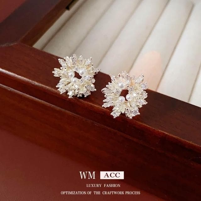 Miss Si【現貨速發】絢爛皓石珍珠煙花銀針圓形花朵耳環 璀璨煙花太陽花耳針 超閃精緻小眾輕奢風鋯石珍珠時尚高級感耳飾