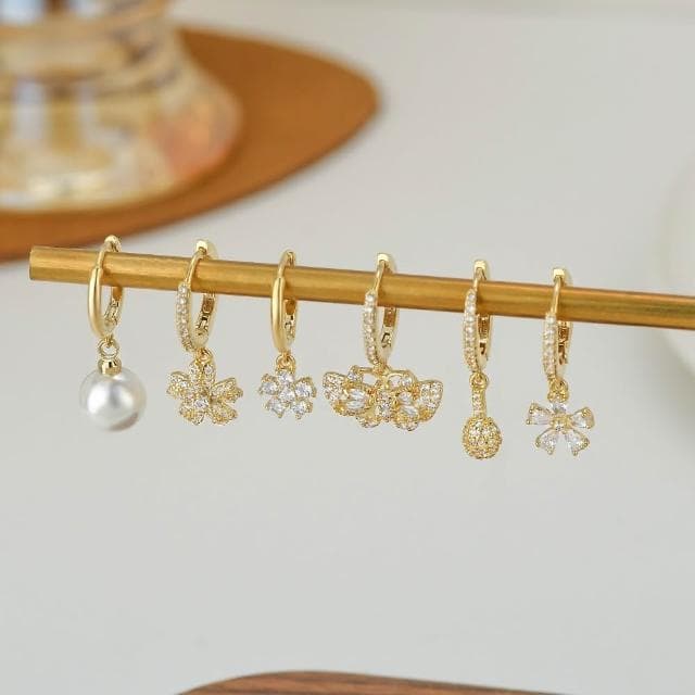 Miss Si【現貨速發】珍珠花瓣一卡三對套裝耳環 女 高級感輕奢華麗 疊搭混搭 耳飾品精緻學生通勤上班族耳扣耳釦 百搭