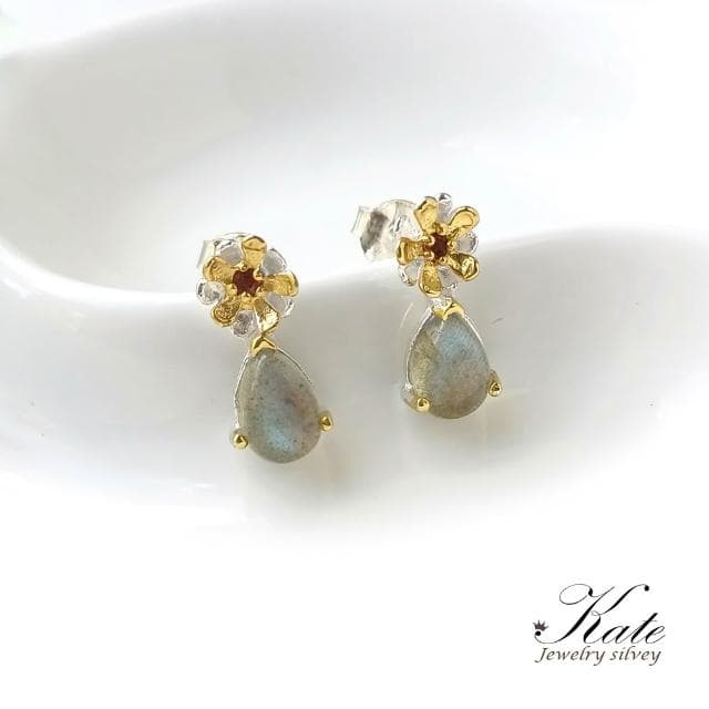 【KATE】銀飾 小雛菊天然拉長石石榴石純銀耳環 手工珠寶款 超美藍綠光 手工款 可改夾 閃石系 激發靈感 藝術家之石 生日禮物 情