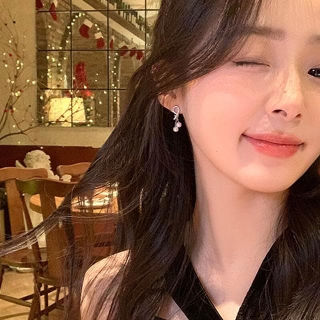 耳環不對稱愛心珍珠耳環女新款獨特耳釘輕奢氣質高級感耳飾富家千金耳環耳釘耳飾女生耳環法式耳環流行百搭耳釘生日禮物貼耳耳環