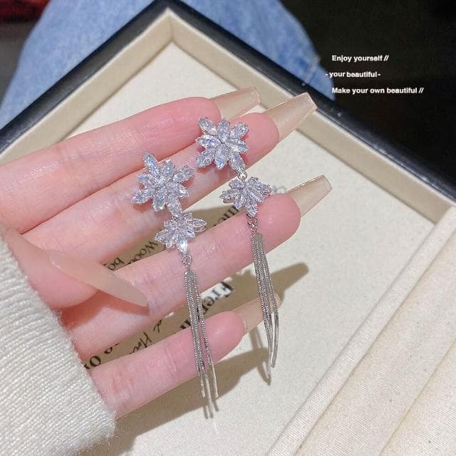 耳環S銀針超閃锆石精致耳飾設計感小眾氣質耳釘高級感雪花流蘇耳環女耳環耳釘耳飾女生耳環法式耳環流行百搭耳釘生日禮物貼耳耳環