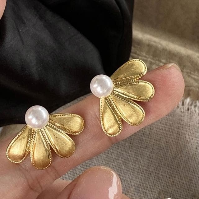 買一送一耳環新中式簡約百搭高級感輕奢氣質拉絲花瓣耳釘小眾設計感珍珠耳釘耳飾女生耳環法式耳環流行百搭耳釘生日禮物貼耳耳環