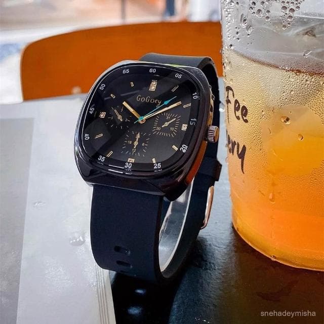 小李甄選  小衆方形硅膠女士手錶學生高顔值潮流休閒百搭運動高級感氣質女錶