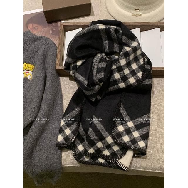 圍巾女鎖邊格子圍巾女冬季高級感加厚保暖時髦鬥篷優雅貴氣圍脖保暖披肩圍巾質感圍巾冷氣披肩空調百搭保暖圍脖防風圍脖韓版圍巾