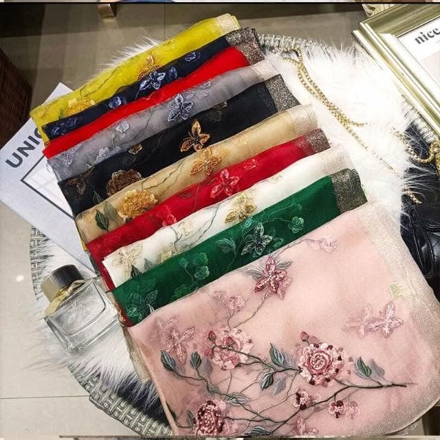 比比優精選 桑蠶絲羊毛圍巾 手工刺繡 披肩 真絲 紅色花朵珍珠絲巾