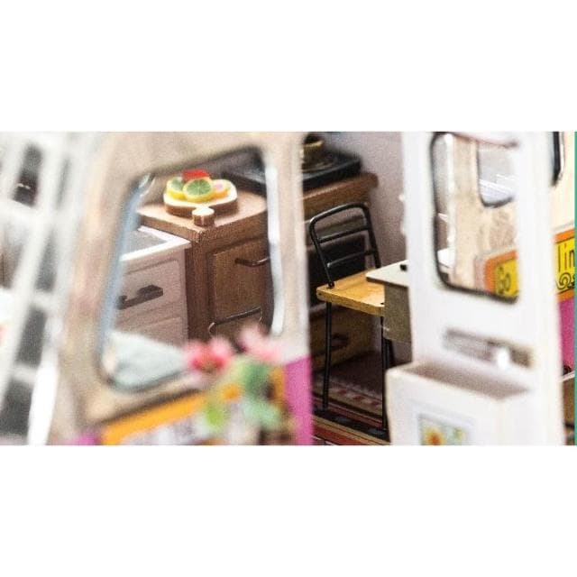 大旺小鋪:DIY小屋 可愛出逃 袖珍屋娃娃屋材料包 生日結婚母親節情人節聖誕交換禮物 實體店面