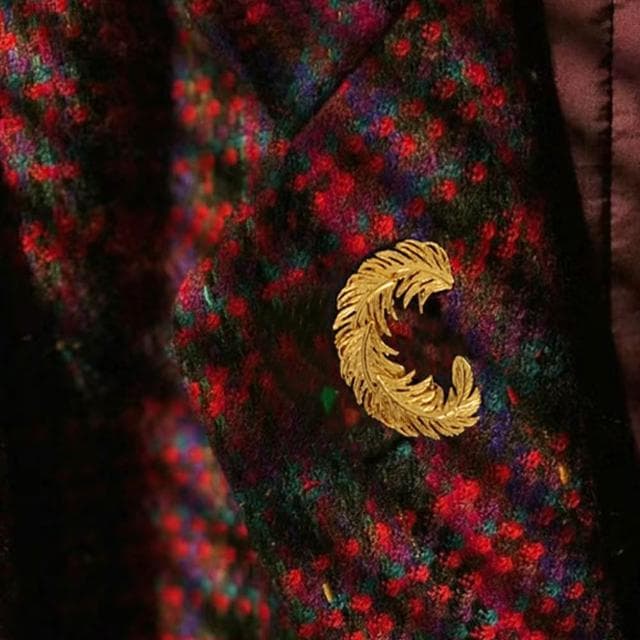 【EMMA SUE】小香胸針 金屬胸針 高級感 造型別針 小禮物 金色胸針 胸針 別針 羽毛胸針 生日禮物 謝師禮物 毛衣胸針 飾品 