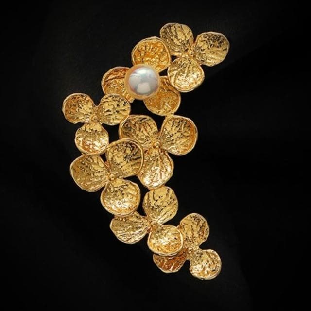 【EMMA SUE】女髮飾 手工胸針 珍珠胸針 造型別針 小眾飾品 胸針 別針 胸花 收腰別針 包包飾品 生日禮物 優雅胸針 圍巾扣 