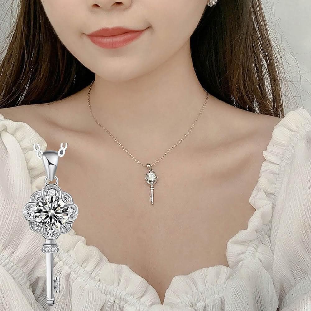 【LEESA】鎖骨項鍊\鑰匙項鍊\小花項鍊\莫桑石項鍊\高級飾品\情侶禮物\氣質項鍊\閨蜜項鍊\韓國項鍊