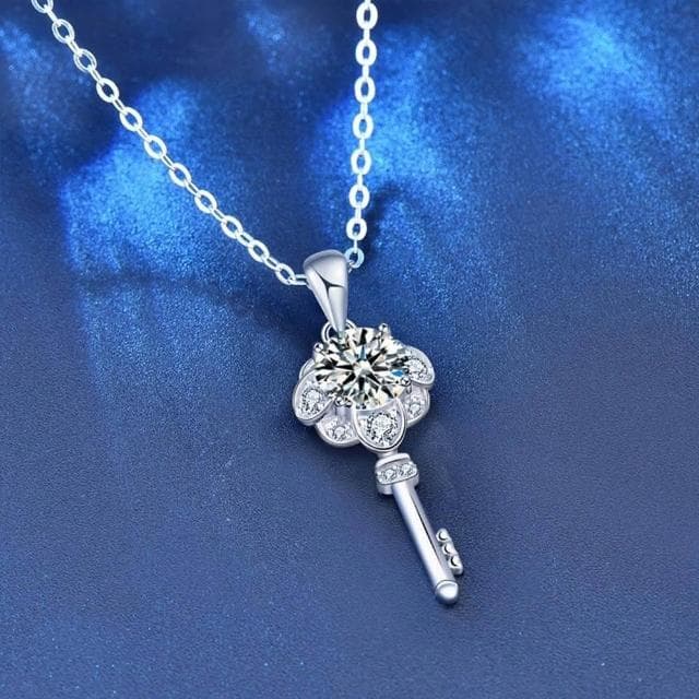 【LEESA】鎖骨項鍊\鑰匙項鍊\小花項鍊\莫桑石項鍊\高級飾品\情侶禮物\氣質項鍊\閨蜜項鍊\韓國項鍊