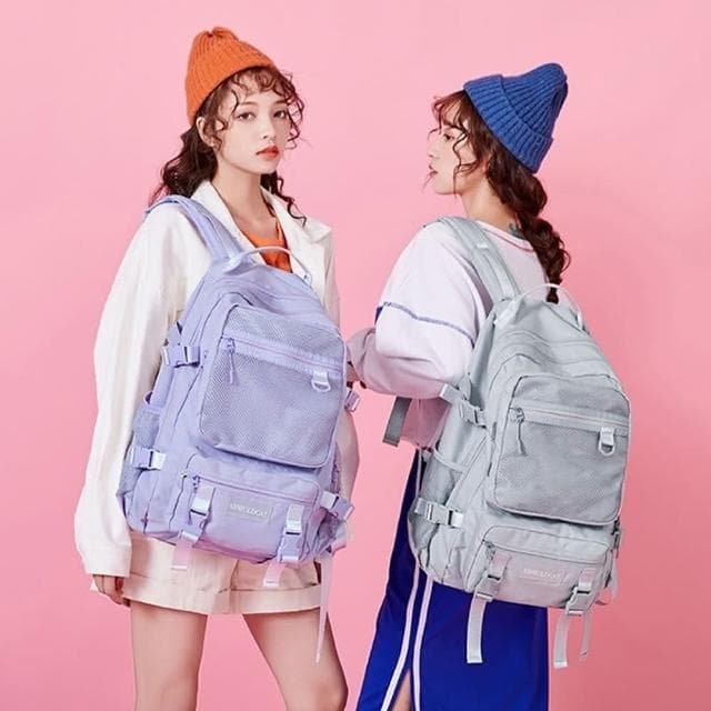 【LEESA】防潑水後背包\後背包\情侶包包\大學生後背包\大容量後背包\多隔層包包\可愛書包\旅行背包\黑色後背包\學生禮物