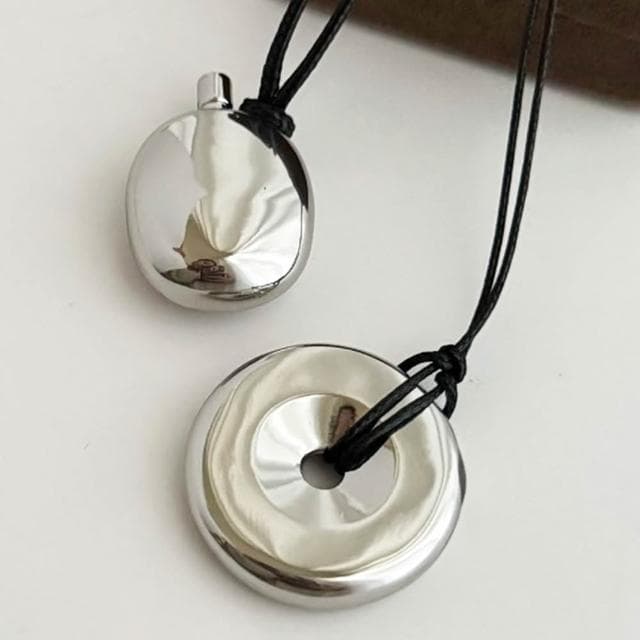 【LEESA】情侶項鍊\情人節禮物\生日禮物\項鍊\男女同款\飾品\歐美項鍊\小酒壺\小圓環\皮繩項鍊\吊墜\吊飾\白金項鍊