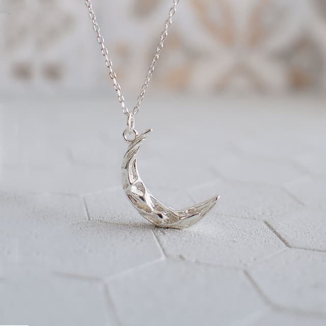 【BLUMA】上弦月項鍊 流光歲月純銀項鍊 生日情人節禮物 925純銀月亮光感鎖骨鍊 簡約優雅韓風項鏈