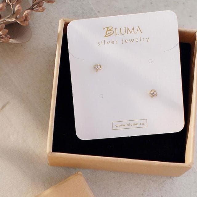 【BLUMA】公主成年禮珍珠純銀耳環(金色貝珠針式小耳釘 輕奢精緻銀飾 飾品禮盒 聖誕節禮盒)