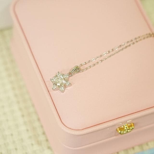 【MoonDy】女生項鍊 鋯石 氣質項鍊 純銀項鍊 雪花吊墜銀飾 情人節禮物 婚禮禮物 女生禮物 生日禮物