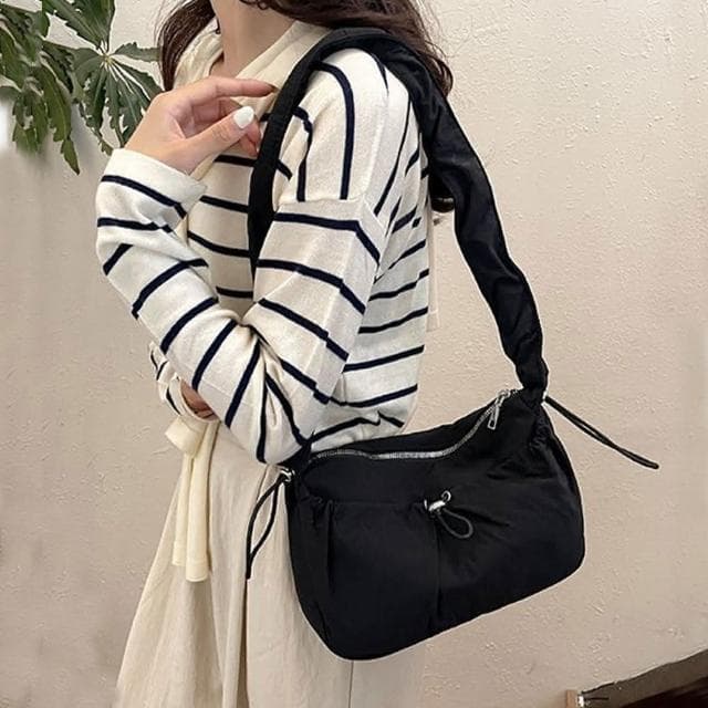【KT DADA】尼龍包包 韓國包包 單肩包 女包包 尼龍通勤包 禮物 hobo包 腋下包 肩背包 尼龍雲朵包 可愛包包 韓國包包