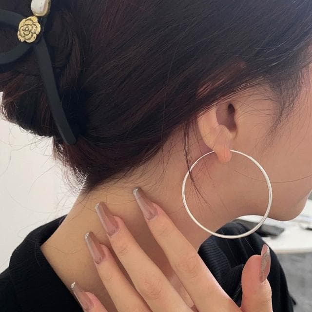 【MoonDy】飾品 耳環 耳環女 禮物 純銀耳環 耳圈 素面耳環 高級感 輕奢 銀色耳環 素圈 大耳環 耳飾 百搭