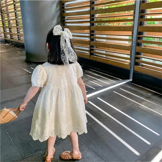 【Arbea】韓版洋氣女童鏤空泡泡袖連衣裙夏裝新款花邊短袖兒童夏季裙子 C930