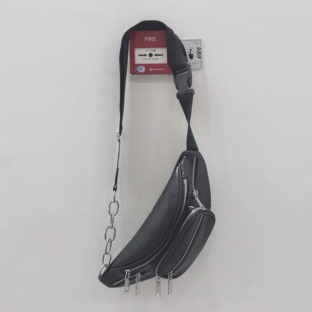 【LEEHER】鍊條包/胸包/腰包/包包/斜背包/生日禮物/側背小包/黑色包包/情侶包包/簡約包包/日系包包