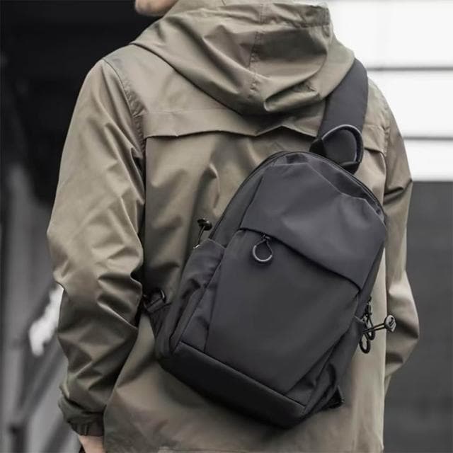 【LEEHER】男生背包/包包男/小包包/斜肩包/大容量包包/胸口包/腰包/通勤包/休閒包/胸包/單肩包/郵差包/斜背包/送男友