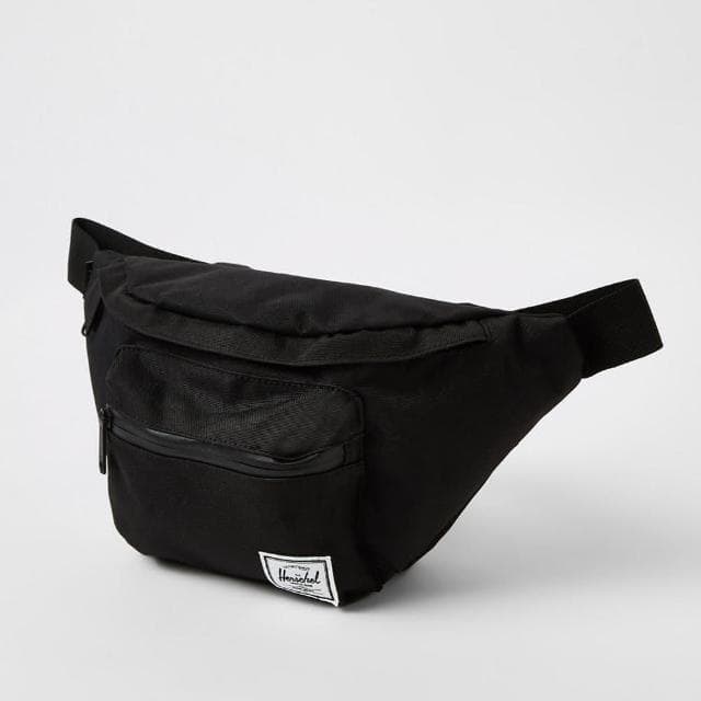 【Herschel】Seventeen 黑色 全黑 防水拉鍊 旅行 側包 胸包 斜包 小包 腰包 防潑水 背帶可調長度 交換禮物