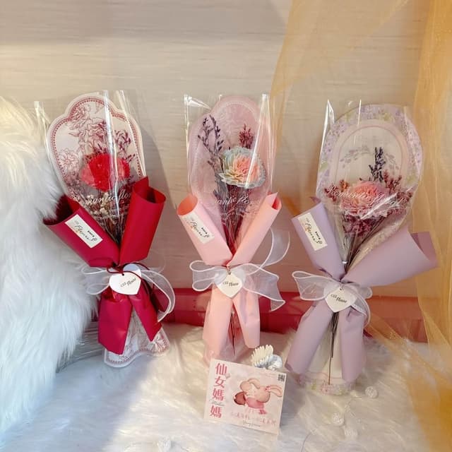 永生康乃馨擴香花束-妳是我心頭的花(入門／孩子送禮款) (母親節花束/長輩送禮/媽媽最愛/母親節花禮)