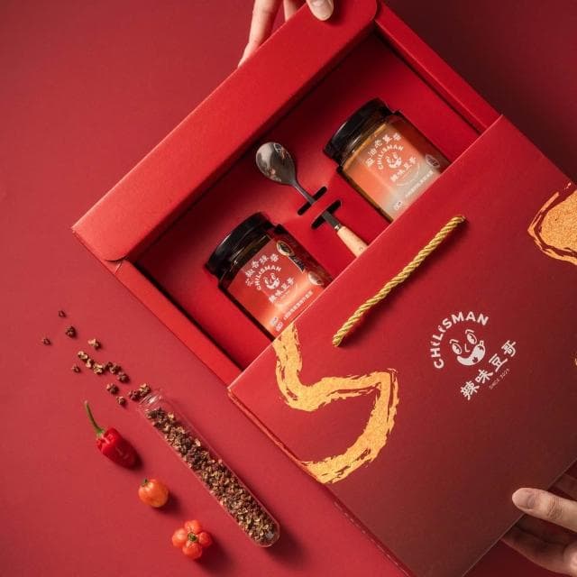 辣味豆哥CHILISMAN 經典2入醬料禮盒組｜節慶禮盒｜伴手禮｜春節禮盒｜醬料禮盒｜年節伴手禮｜送禮推薦款｜食品界米其林推薦｜橄欖油辣椒醬｜XO干貝醬