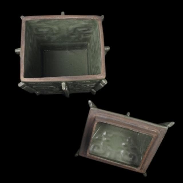 《博古珍藏》宋 龍泉窯青瓷亞醜方彝式蓋罐 早期收藏 老件瓷器 國際拍賣級文物