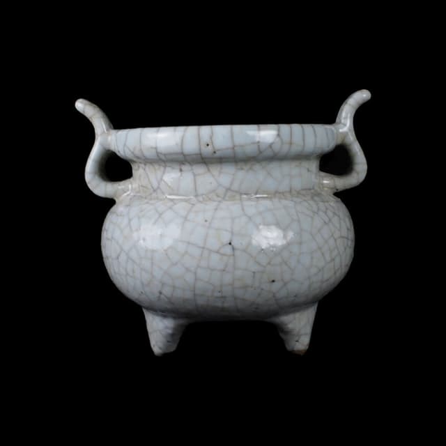 《博古珍藏》宋 官窯月白釉三足爐 早期收藏 老件香爐瓷器 博物館級文物