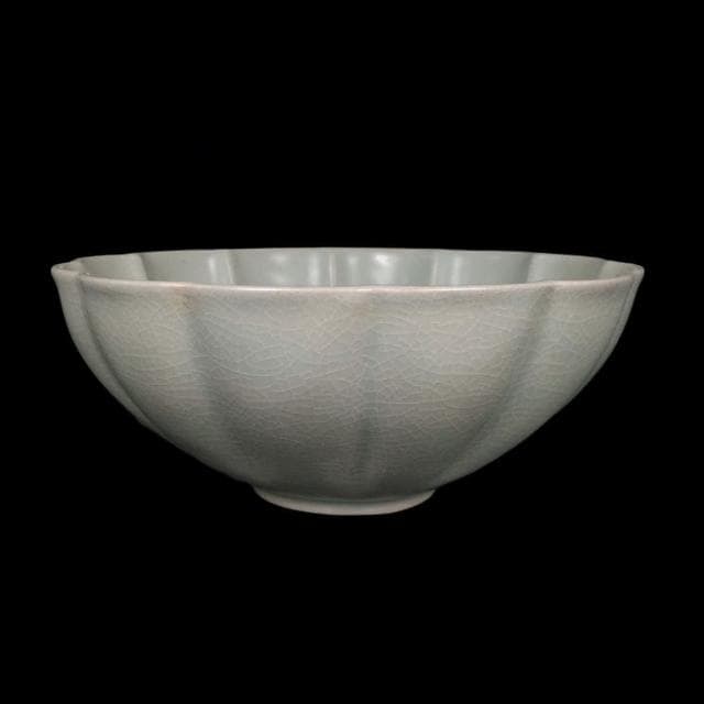 《博古珍藏》宋 汝窯青瓷梅花口碗 早期收藏