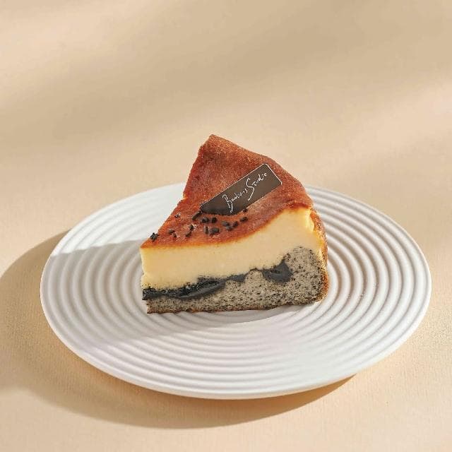 【Bonbons】Bonbons 多層次夾餡乳酪蛋糕！六吋黑芝麻巴斯克(蛋糕、乳酪、彌月、禮盒、芝麻)