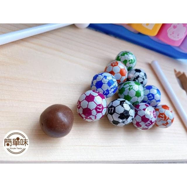 🥝『簡單味』七七 哈哈球#過年#足球巧克力#零食#伴手禮#糖果#巧克力#七七乳加#足球造型