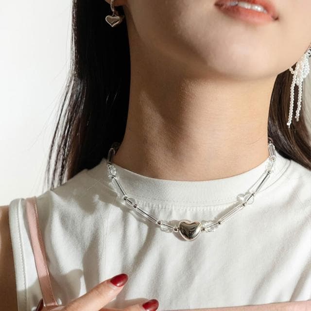 【Queenshop】QUEENSHOP_ S 女裝 正韓 大愛心珍珠蝴蝶結垂墜耳針式耳環 現+預 07030945