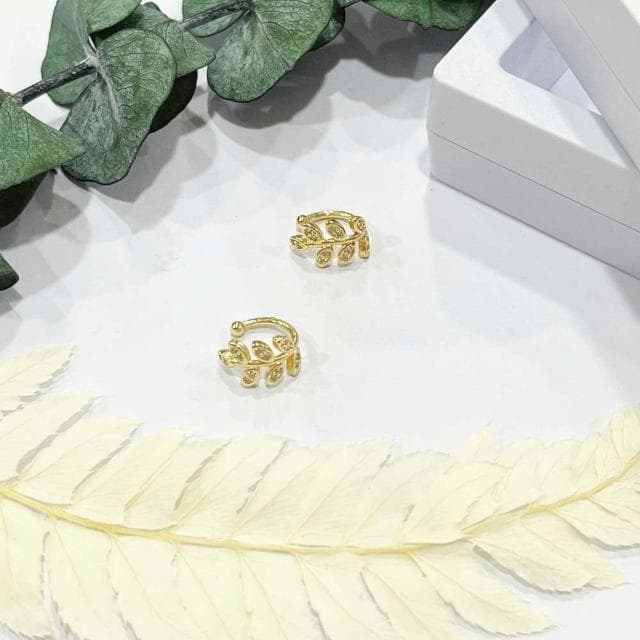 山水之寶 925純銀耳環 金枝綠葉 看到的每個風景都想與妳分享 鍍K耳環 S925純銀 水晶耳環 耳骨夾 耳飾 耳墜 飾品 耳骨環 耳朵配件 夾式耳環 無耳洞可戴 配飾 生日禮物