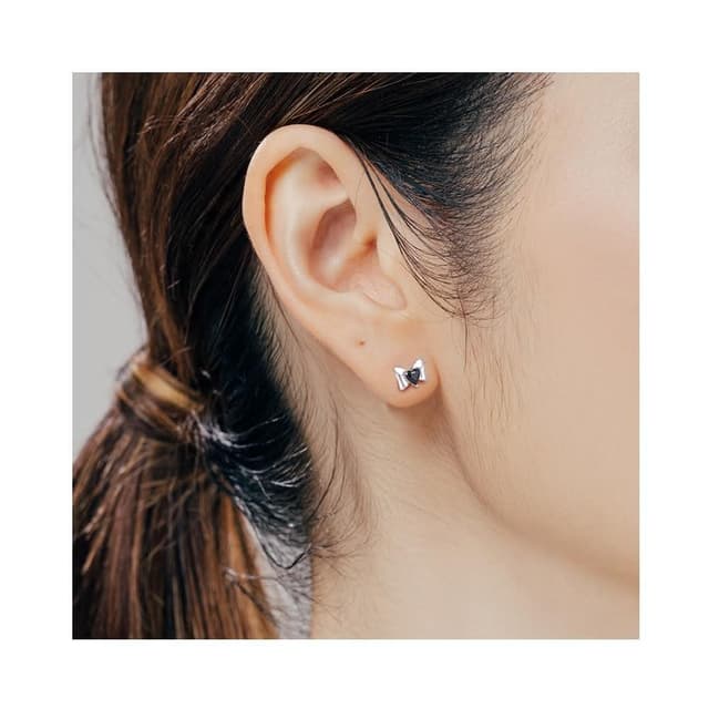 【A&R】s925純銀韓版小巧蝴蝶結黑鋯石轉珠耳環(鎖珠 螺絲耳扣 鎖式 耳骨釘 抗過敏 情人節 生日禮物)