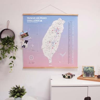 【Umade】台灣百岳地圖木框海報 石英粉色 附插旗地標+磁鐵地標扣 (小百岳 國家公園 牆壁裝飾 房間佈置 情侶禮物 生日禮物推薦 紀念禮物 登山紀錄 居家裝飾)