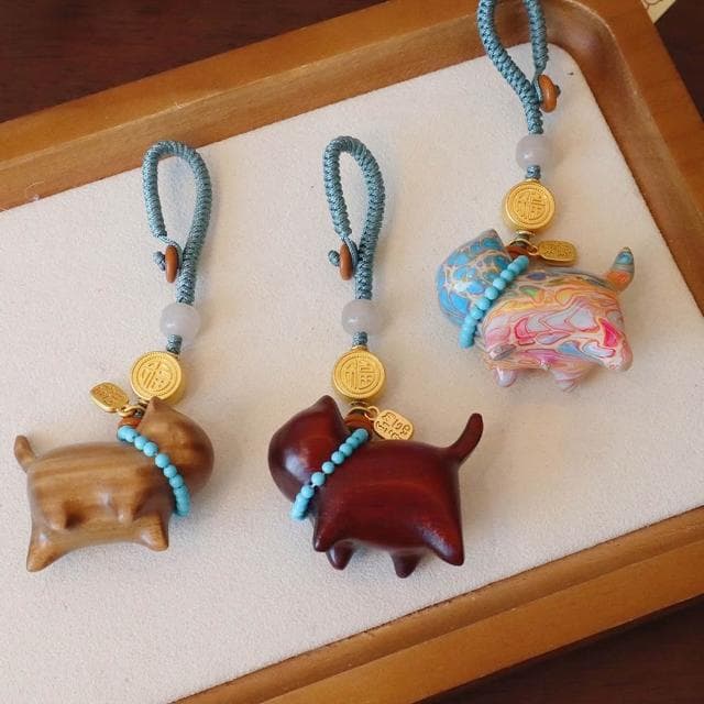 【EMMA SUE】鑰匙圈 吊飾 可愛吊飾 掛飾 禮物 小吊飾 好運 貓咪吊飾 鑰匙扣 包包掛件 招財 手機吊飾 貓咪 情人節