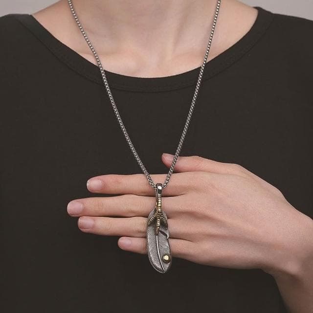 【EMMA SUE】飾品 項鍊 男生項鍊 鈦鋼項鍊 個性項鍊 復古項鍊 老鷹 羽毛項鍊 不銹鋼 吊墜 穿搭配件 街頭風