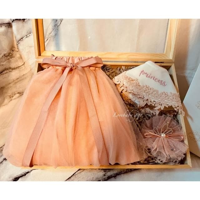 女寶寶禮盒 洋裝系列．夢幻粉橘紗裙～彌月禮盒·滿月禮·嬰兒禮盒·新生兒禮盒·滿月禮盒·彌月禮·寶寶禮盒·女寶禮物