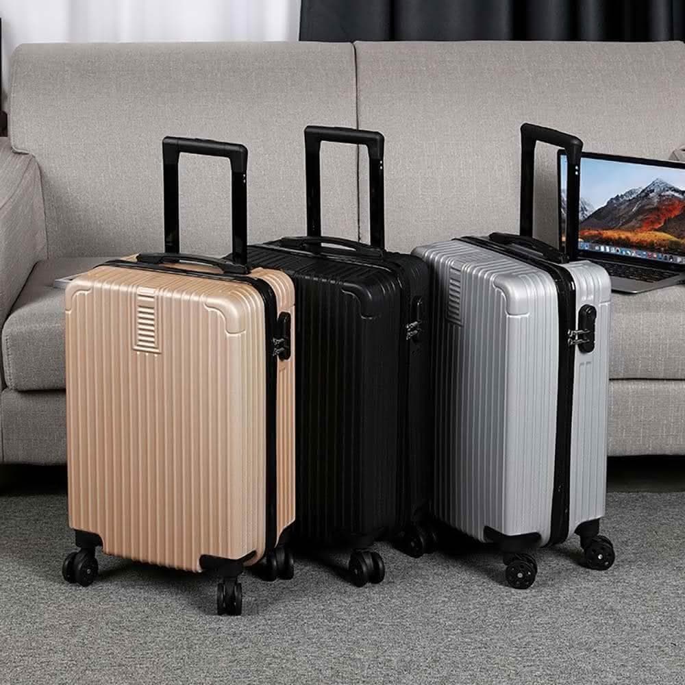 【路比達】★  BYC 金屬感加厚款行李箱 附充電孔旅行箱登機箱 24吋行李箱-24吋/20吋☆兒樂