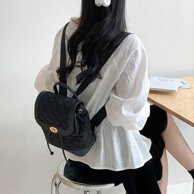 【LEEHER】後背包/背包女/女生背包/小背包/通勤包/尼龍包/翻蓋式背包/休閒背包/百搭/雙肩包/菱格包/小香風/生日禮物