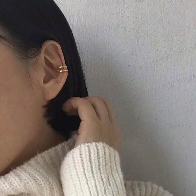 « lacarpe » 正韓 小珍珠迴紋耳骨夾(兩色｜韓國爆款｜韓劇同款)