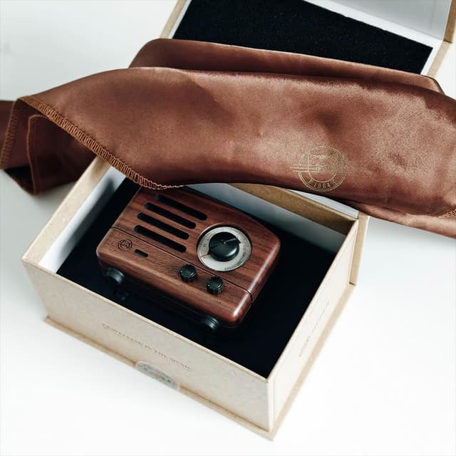 【MUZEN】OTR經典復刻藍牙音響收音機-經典版 胡桃木/玫瑰木(不含原廠保護皮套 提背帶 情人節禮物)