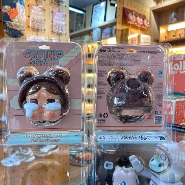 【POPMART 泡泡瑪特】POP MART CRYBABY眼淚工廠系列耳機/小物/零錢包/ 哭哭熊/棕色