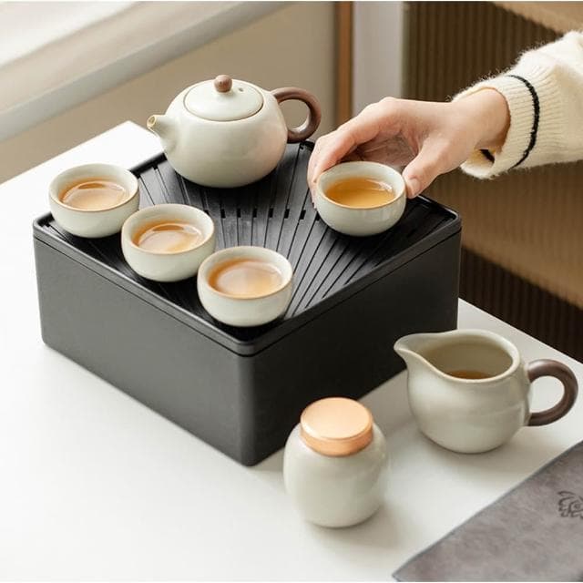 米黃汝窯旅行茶具套組/附皮革收納包(交換禮物 茶具 旅行茶具 泡茶 簡易泡茶 茶器套組)