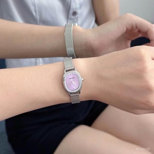 偉偉有道 中古橢圓形小錶盤手錶女簡約小衆高級感複古港風網帶百搭石英女錶